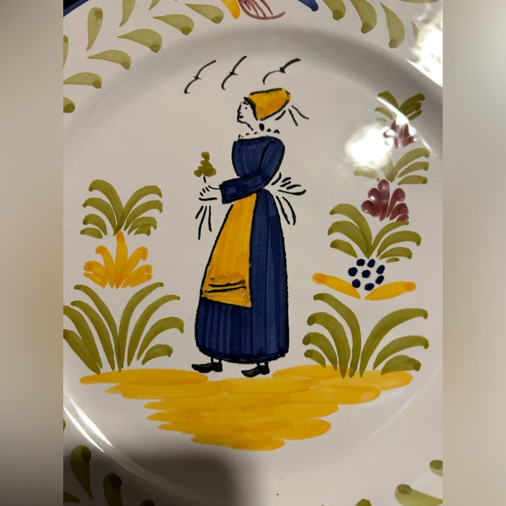 Vintage Sur La Table Handpainted Portugal Dinner Plate, Woman with Flower, 10" D - Picture 5 of 10